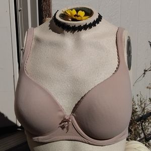 Victoria's Secret 32DD nude beige wired lined bra